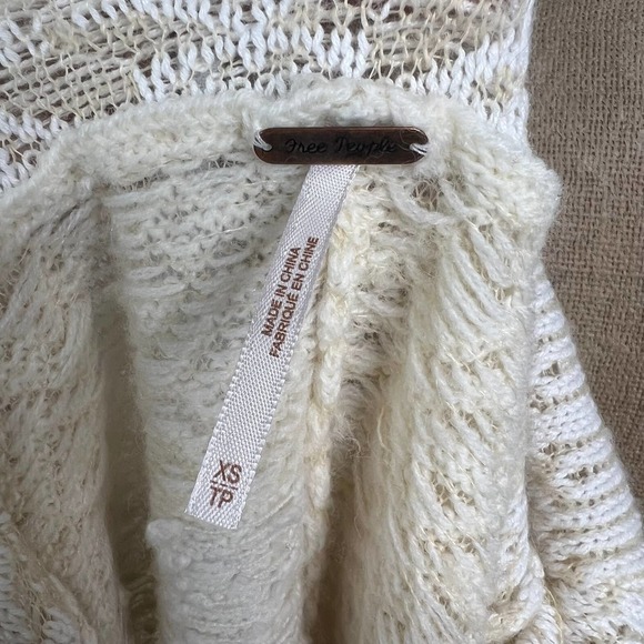 Free People Yellow and Tan Patchwork Oversized Cowl Neck Sweater SZ XS - Picture 5 of 10